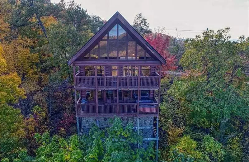 evening view 1 bedroom romantic cabin in gatlinburg