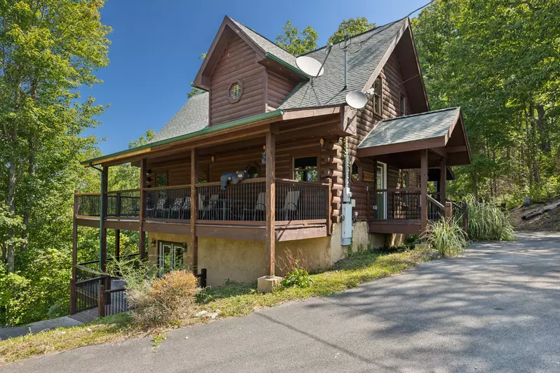 Property image, Exterior, of Hugged By The Smokies #330