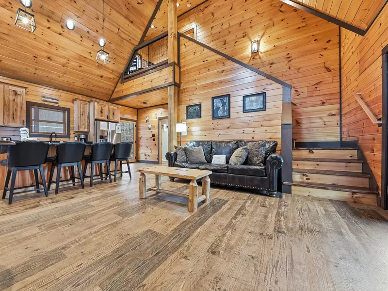 Property image, Exterior, of Falcon Crest #3104