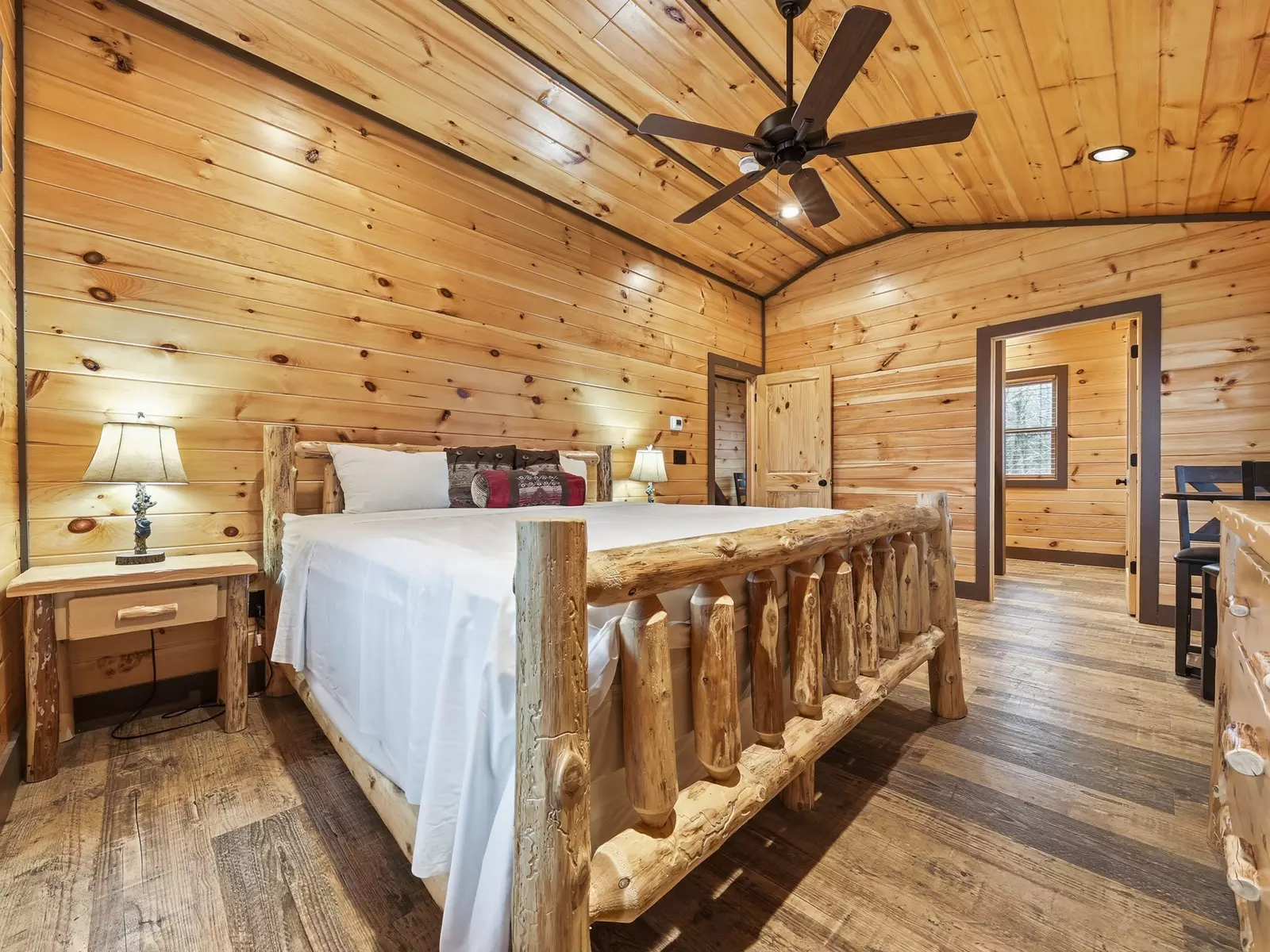 Property image, Exterior, of Falcon Crest #3104