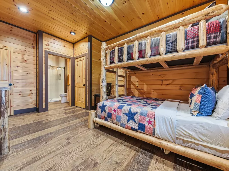 Property image, Exterior, of Falcon Crest #3104